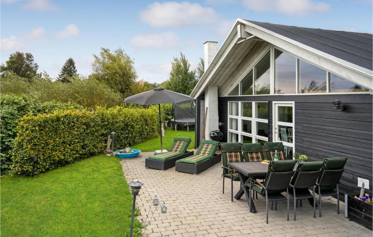 Beautiful Home In Borkop With Kitchen Buitenkant foto