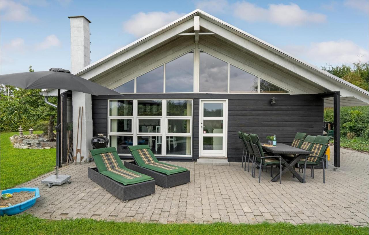 Beautiful Home In Borkop With Kitchen Buitenkant foto